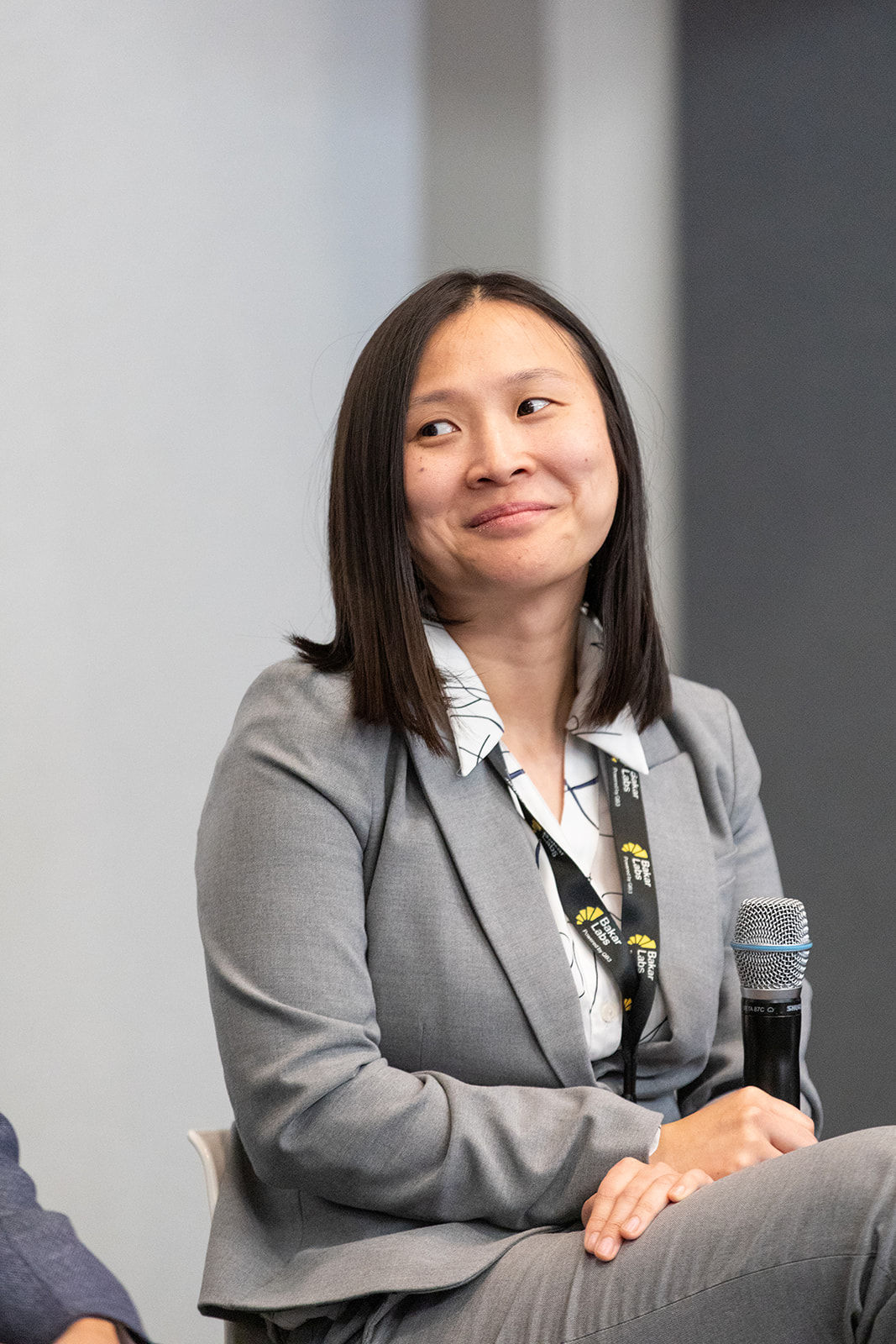 Shijing Sun discussing autonomous labs